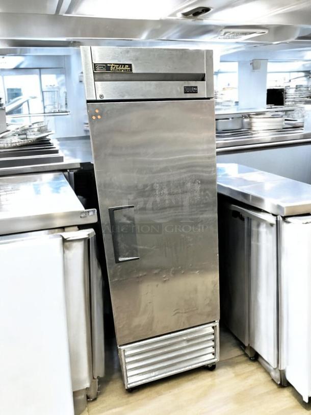 Excellent Condition True T-23F-HC Freezer – Tested & Working! - Image 1 of 4