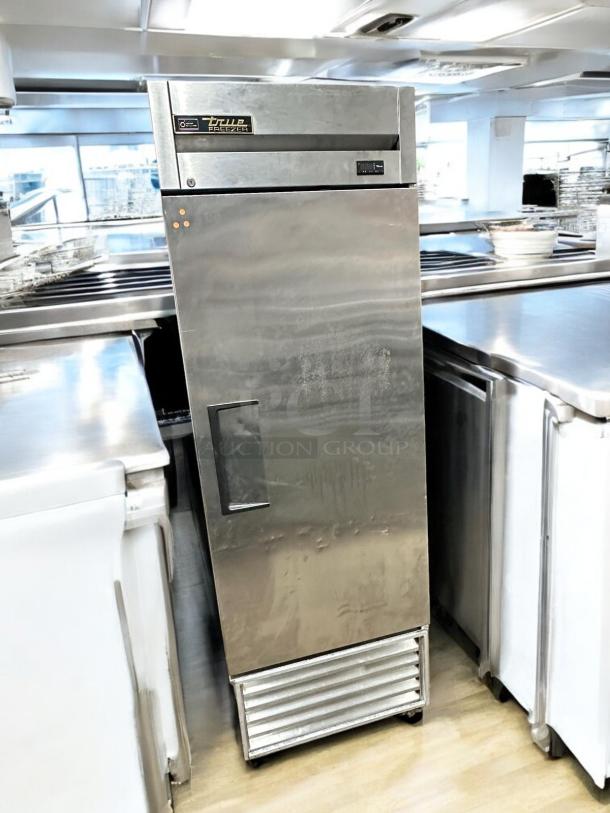 Excellent Condition True T-23F-HC Freezer – Tested & Working! - Image 2 of 4