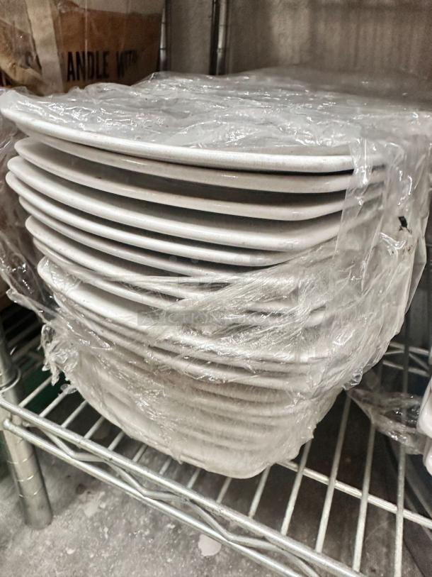 Excellent Condition Large Ceramic Plates – Tested & Ready for Use! - Image 5 of 6