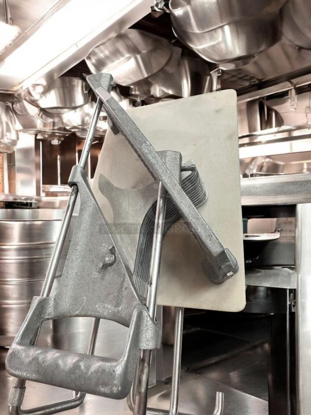 Excellent Condition Lincoln Foodservice Products 0643N Slicer – Tested & Working! - Image 3 of 6