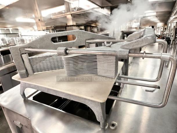 Excellent Condition Lincoln Foodservice Products 0643N Slicer – Tested & Working! - Image 4 of 6