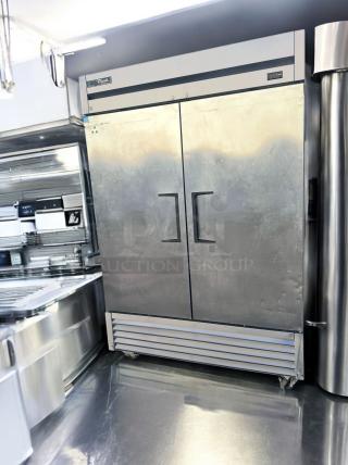 Excellent Condition True T-49F-HC Freezer – Tested & Working!