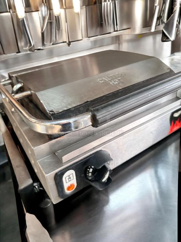 Excellent Condition Vollrath Cayenne Panini Grill – Tested & Working! - Image 4 of 10