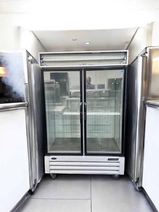 Excellent Condition Standex AdvantEDGE Glass Door Refrigerator – Tested & Working! - Image 2 of 9