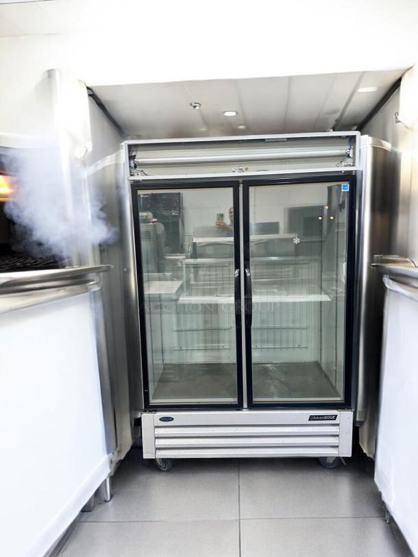 Excellent Condition Standex AdvantEDGE Glass Door Refrigerator – Tested & Working! - Image 6 of 9