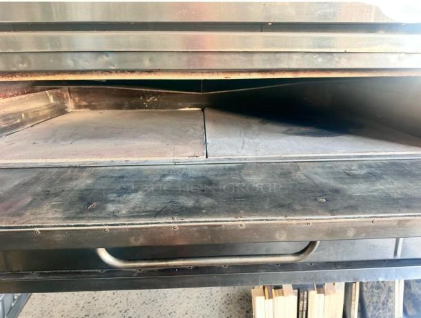 Like New Condition Garland/Bakers Pride Double Deck Gas Pizza Oven – Tested & Working! - Image 10 of 17