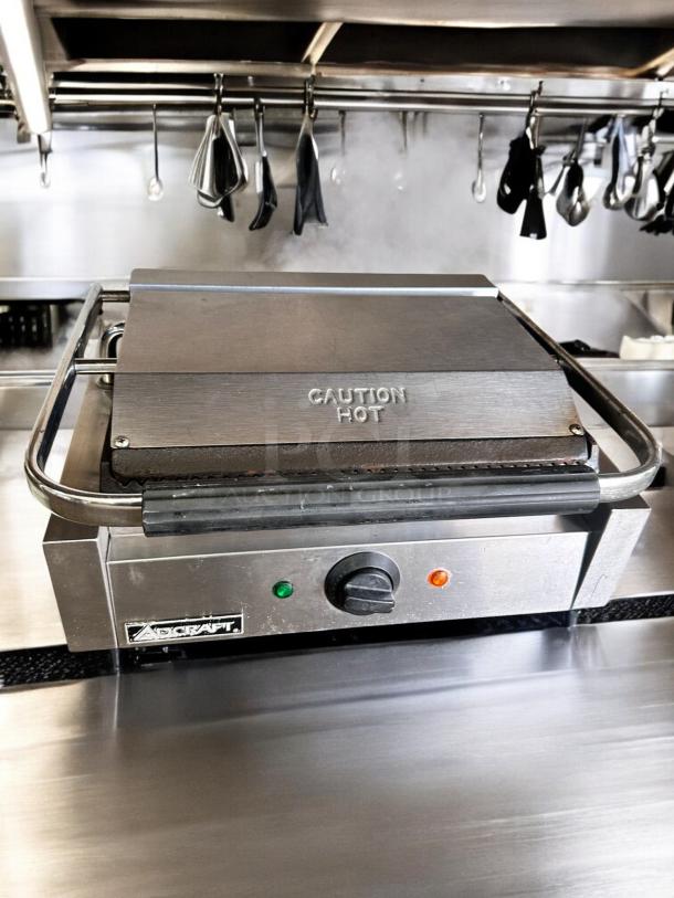 Excellent Condition Adcraft Panini Grill – Tested & Working! - Image 2 of 6