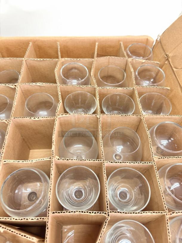 Excellent Condition Glassware Lot – Restaurant-Grade Bar Glasses (24 Pcs) - Image 6 of 7