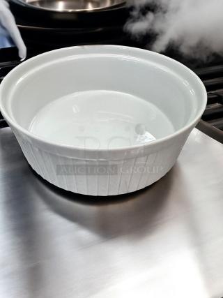 Excellent Condition Fortessa 80 oz White Soufflé Baking Dish