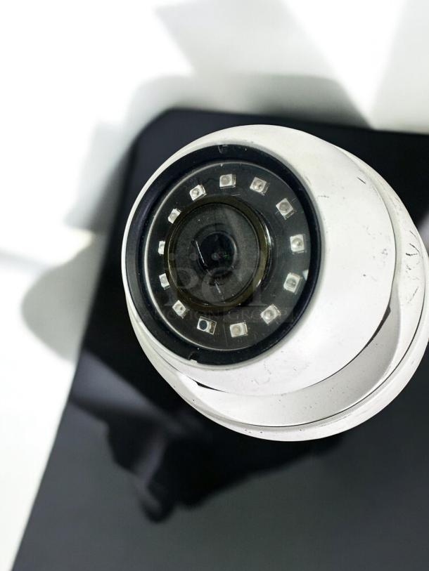 Excellent Condition Lot of 14 Security Cameras – Tested & Working! - Image 1 of 8
