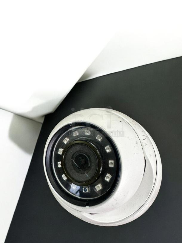 Excellent Condition Lot of 14 Security Cameras – Tested & Working! - Image 2 of 8