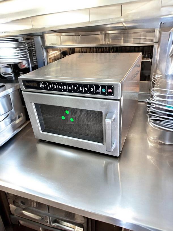 Excellent Condition Menumaster CRC21T2RLPF Commercial Microwave – Tested & Working! - Image 5 of 8