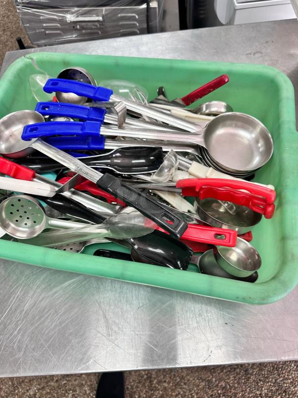 Excellent Condition Assorted Restaurant Kitchen Utensils – Bulk Lot! - Image 1 of 4