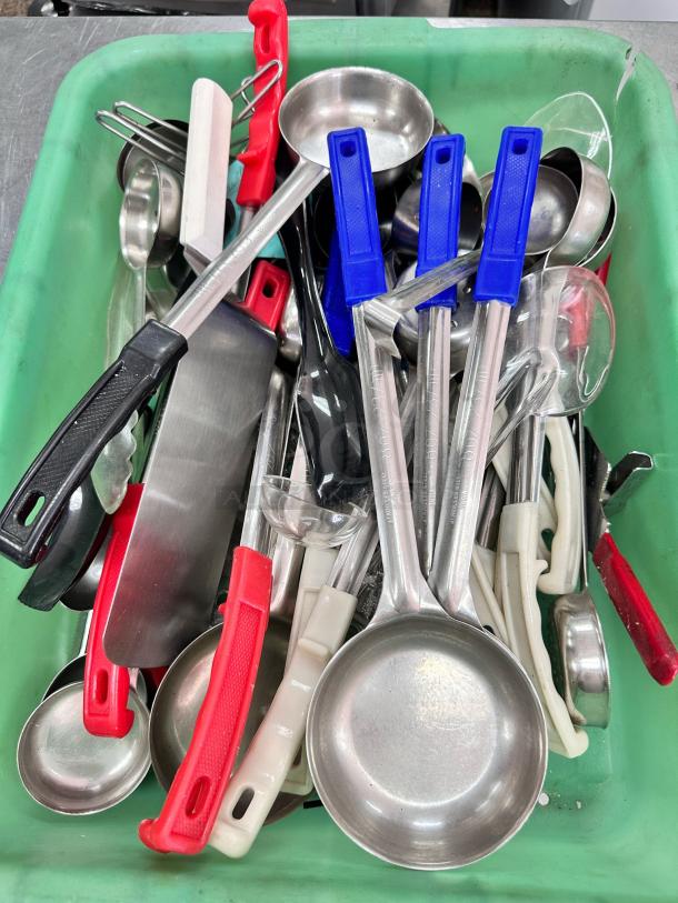 Excellent Condition Assorted Restaurant Kitchen Utensils – Bulk Lot! - Image 2 of 4