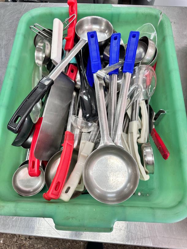 Excellent Condition Assorted Restaurant Kitchen Utensils – Bulk Lot! - Image 3 of 4