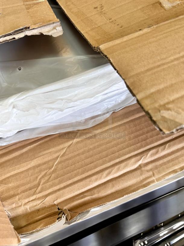 Brand New Winco ALXP-1318 Half-Size Sheet Pans – Box of 9 – Unused in Original Packaging! - Image 3 of 4