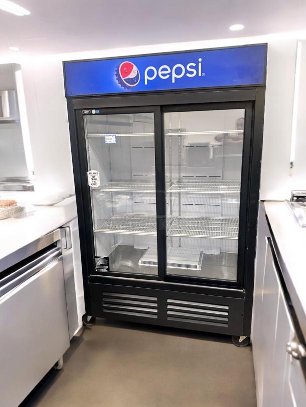 Excellent Condition Pepsi Glass Door Merchandiser – Model CO49R – Tested & Working! - Image 2 of 8