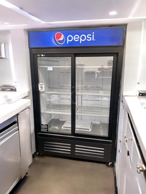 Excellent Condition Pepsi Glass Door Merchandiser – Model CO49R – Tested & Working! - Image 5 of 8