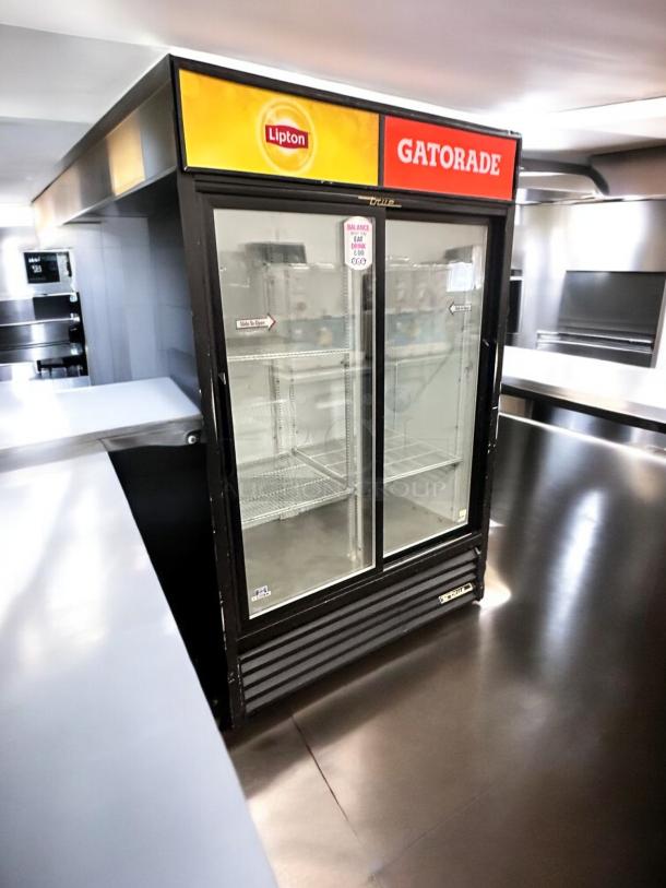 Excellent Condition True GDM-45 Double Glass Door Display Cooler – Tested & Working! - Image 3 of 7
