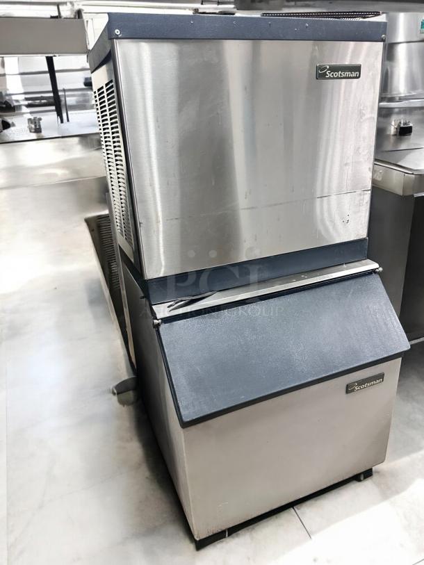 Excellent Condition Scotsman CME506AS-1H Ice Machine – Tested & Working! - Image 2 of 7