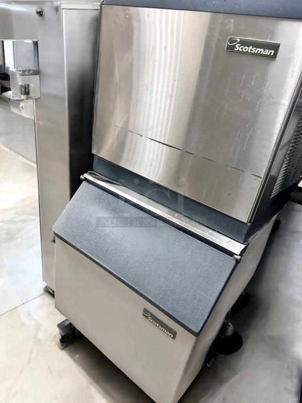 Excellent Condition Scotsman CME506AS-1H Ice Machine – Tested & Working! - Image 3 of 7