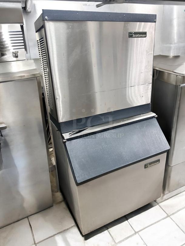 Excellent Condition Scotsman CME506AS-1H Ice Machine – Tested & Working! - Image 4 of 7