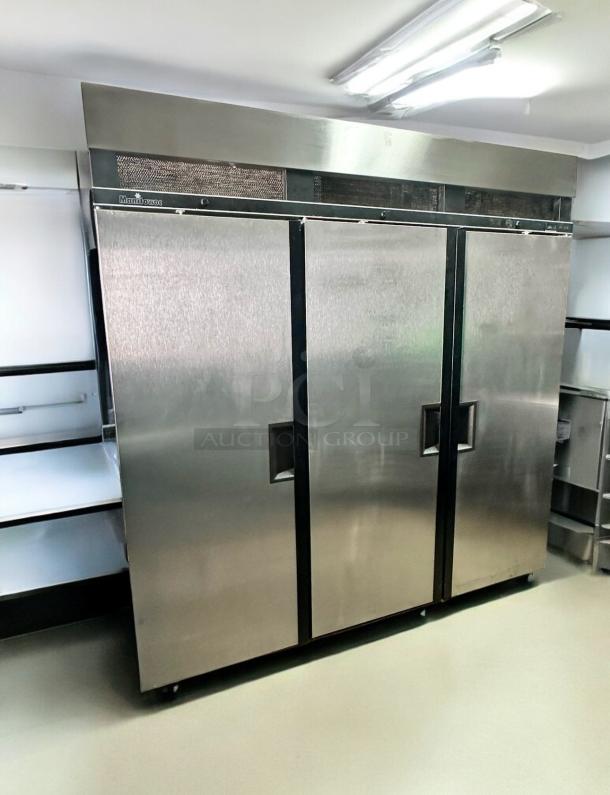Excellent Condition Manitowoc Triple Door Commercial Refrigerator – Tested & Working! - Image 2 of 9