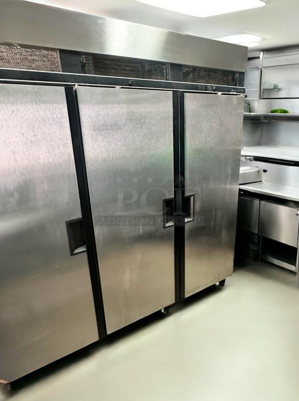 Excellent Condition Manitowoc Triple Door Commercial Refrigerator – Tested & Working! - Image 3 of 9