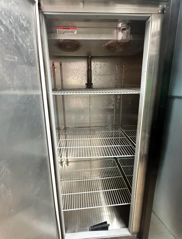 Excellent Condition Manitowoc Triple Door Commercial Refrigerator – Tested & Working! - Image 4 of 9
