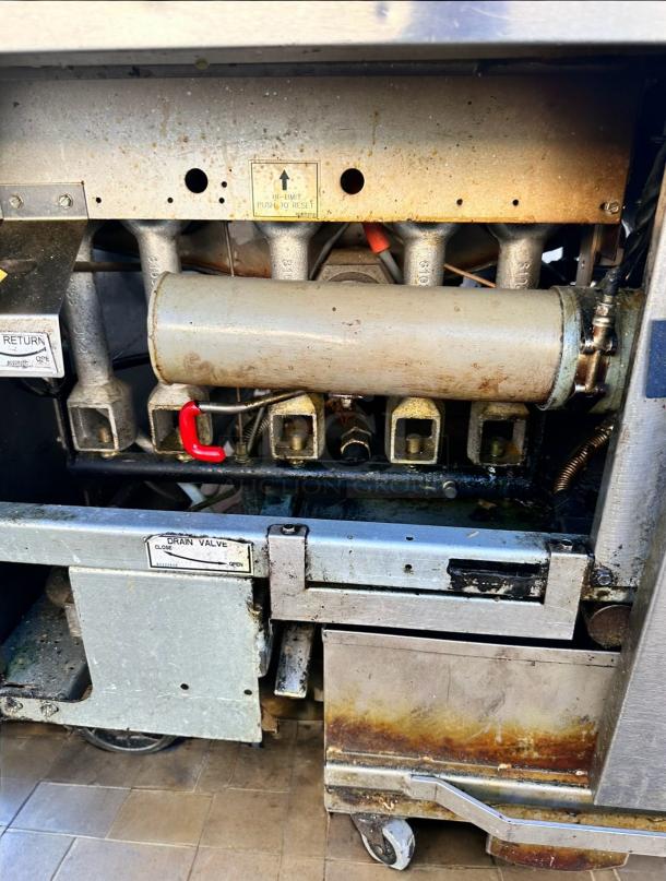 Excellent Condition Frymaster FPGL230CA Gas Fryer – Fully Tested & Working! - Image 7 of 8