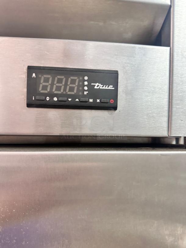 Excellent Condition True T-23F-HC Freezer – Tested & Working! - Image 5 of 7