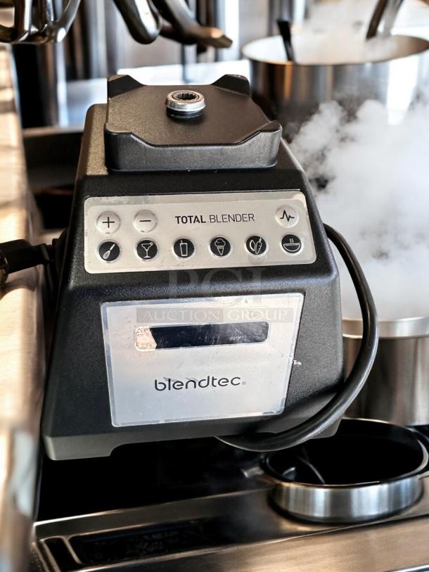 Excellent Condition Blendtec Total Blender – Tested & Working! - Image 1 of 4
