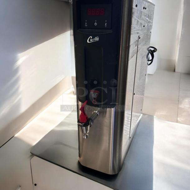 Excellent Condition Wilbur Curtis SCD500GT62A000 Coffee Brewer – 120/220V – Tested & Working! - Image 2 of 9