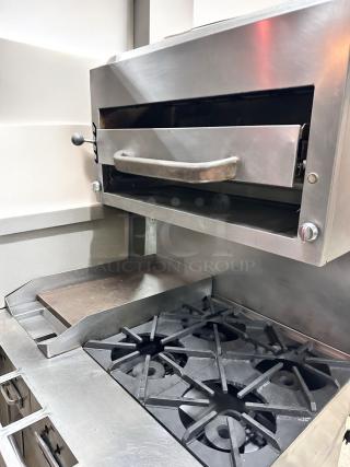 Excellent Condition Southbend Commercial Gas Range with Oven and Griddle - Fully Tested & Working!