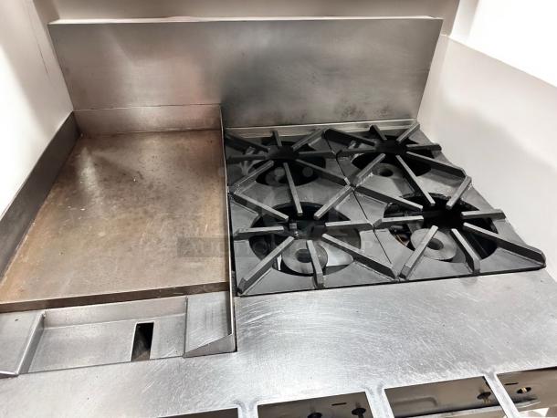 Excellent Condition Southbend Commercial Gas Range with Oven and Griddle - Fully Tested & Working! - Image 2 of 7