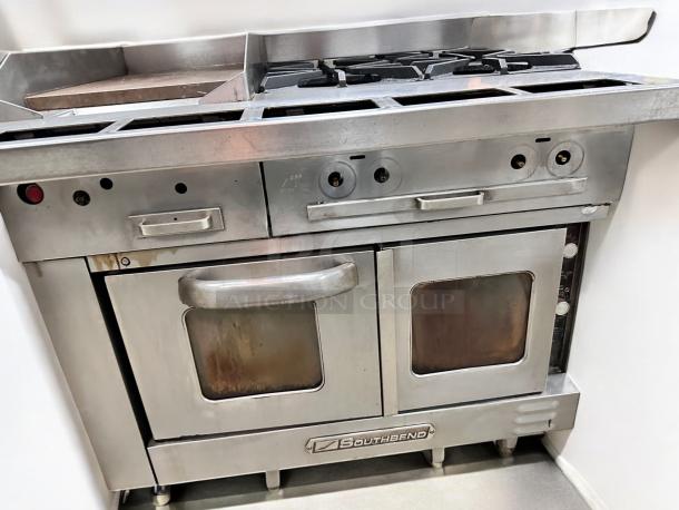 Excellent Condition Southbend Commercial Gas Range with Oven and Griddle - Fully Tested & Working! - Image 3 of 7