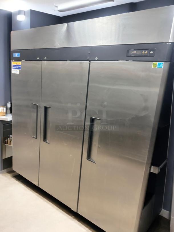 REFRIGERATOR – Turbo Air M3R72-3 – Superior Condition – Tested & Working! - Image 3 of 5
