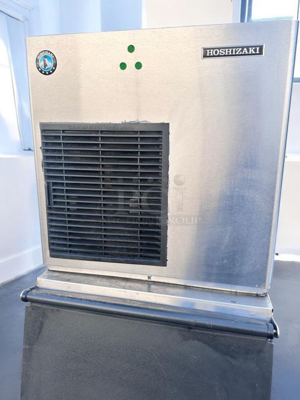 ICE MAKER – Hoshizaki Flaker Icemaker 500lb per day  Commercial Ice Machine with Bin – Excellent Condition – Tested & Working! - Image 2 of 10