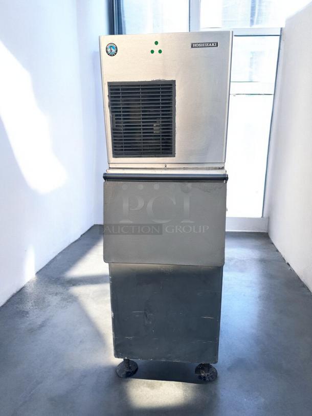 ICE MAKER – Hoshizaki Flaker Icemaker 500lb per day  Commercial Ice Machine with Bin – Excellent Condition – Tested & Working! - Image 4 of 10