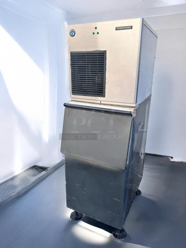 ICE MAKER – Hoshizaki Flaker Icemaker 500lb per day  Commercial Ice Machine with Bin – Excellent Condition – Tested & Working! - Image 5 of 10