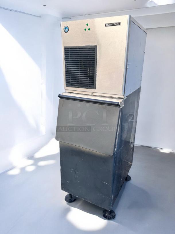 ICE MAKER – Hoshizaki Flaker Icemaker 500lb per day  Commercial Ice Machine with Bin – Excellent Condition – Tested & Working! - Image 7 of 10