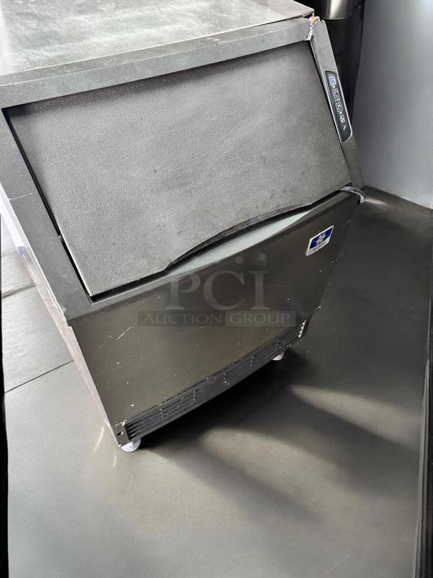 ICE MAKER – Manitowoc UY0240A-161B – Excellent Condition – Tested & Working! - Image 3 of 14