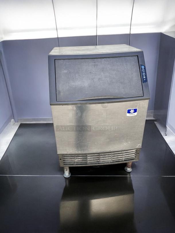 ICE MAKER – Manitowoc UY0240A-161B – Excellent Condition – Tested & Working! - Image 7 of 14