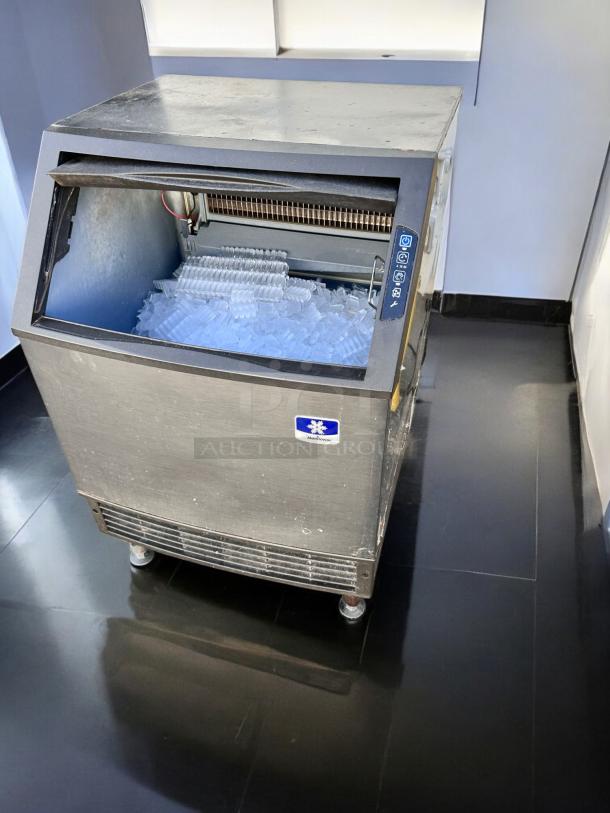 ICE MAKER – Manitowoc UY0240A-161B – Excellent Condition – Tested & Working! - Image 8 of 14