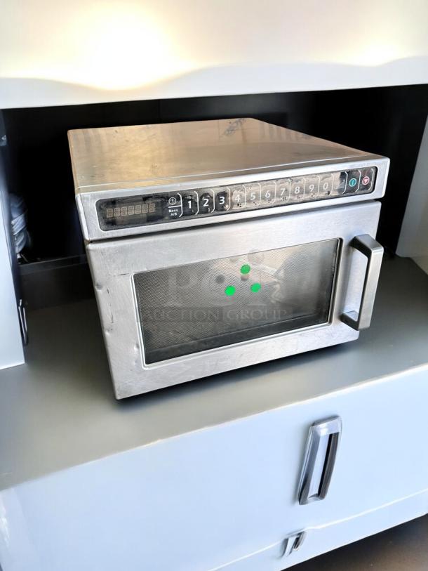 COMMERCIAL MICROWAVE – Menumaster CRC21T2RLPF – Excellent Condition – Tested & Working! - Image 2 of 8