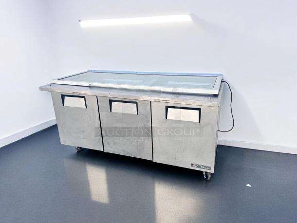 PREP TABLE – True TSSU-72-30M-B-ST – Excellent Condition – Tested & Working! - Image 3 of 10