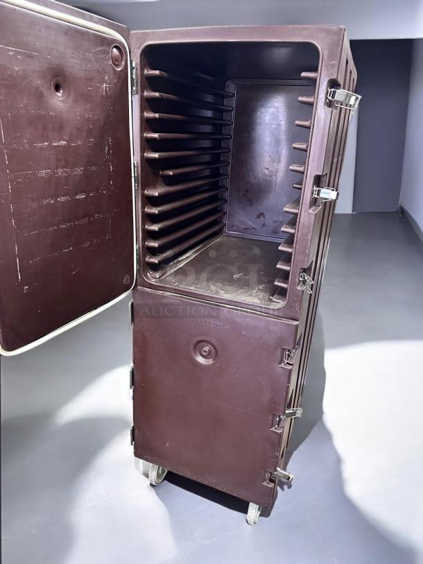 HEATED HOLDING CABINET – Cambro UPCH1600 – Excellent Condition – Fully Tested & Working! - Image 6 of 7