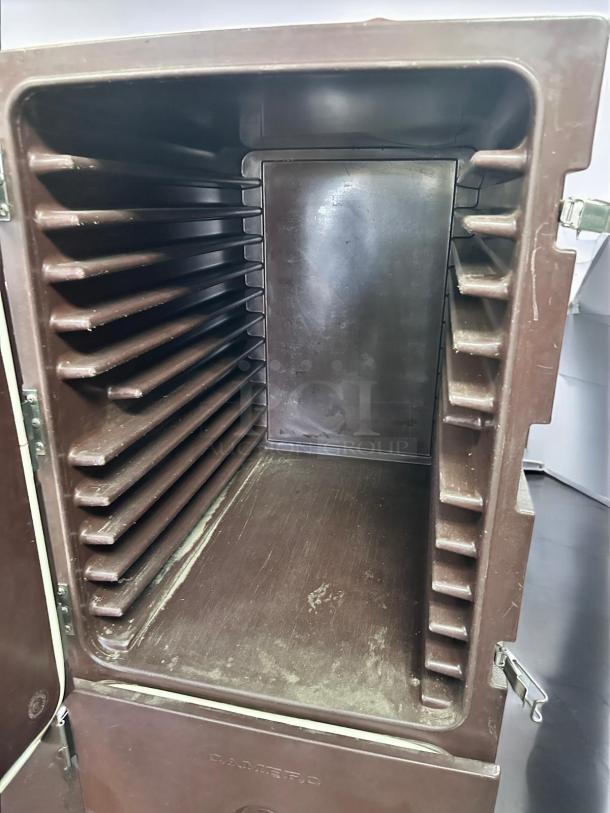 HEATED HOLDING CABINET – Cambro UPCH1600 – Excellent Condition – Fully Tested & Working! - Image 7 of 7