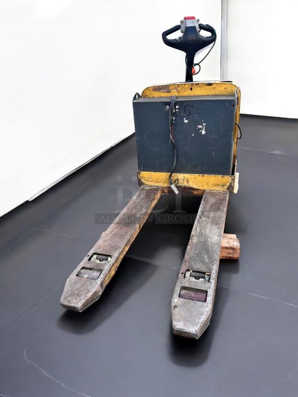 ELECTRIC PALLET JACK – Yale MPB040-EN24T2748 – Tested & Working – Heavy-Duty - Image 1 of 8