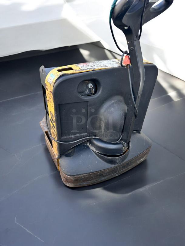 ELECTRIC PALLET JACK – Yale MPB040-EN24T2748 – Tested & Working – Heavy-Duty - Image 5 of 8